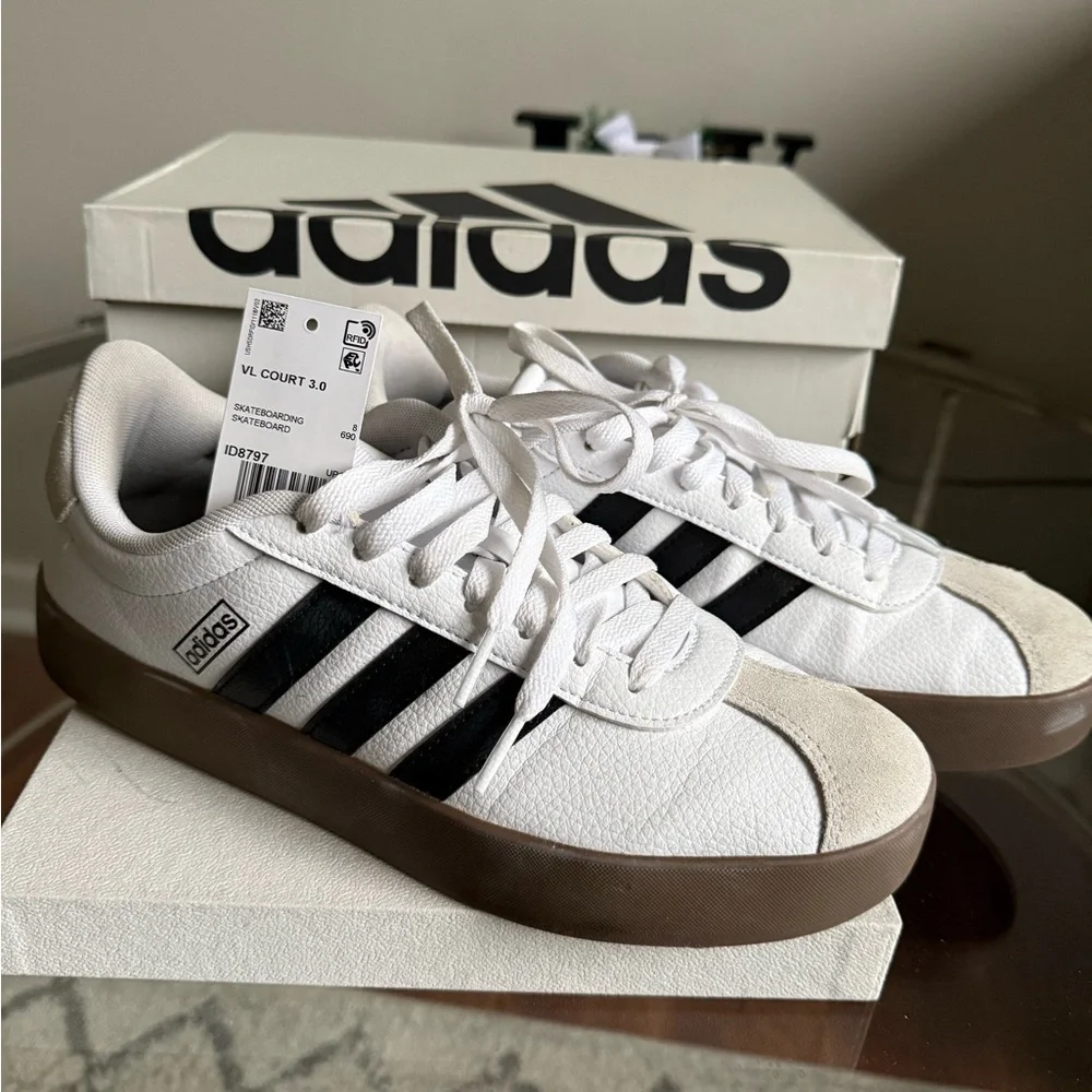 Adidas VL Court 3.0 Sneakers White Black Gum Sole Unisex Women’s 9.5 / Men’s 8